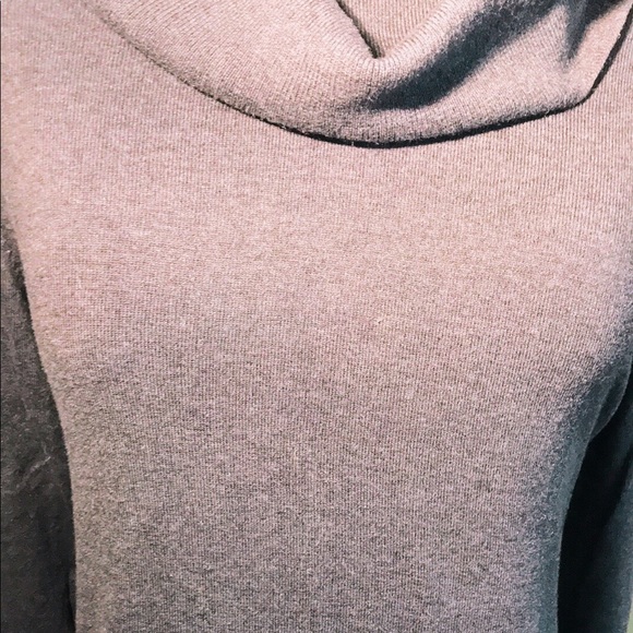 🌚Peter Nygard Sweater🌚 - Picture 2 of 2